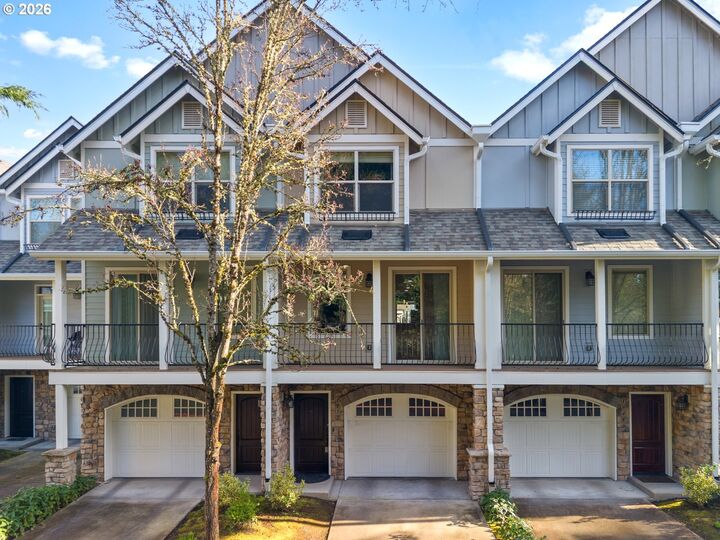 Property Photo: 1952 NE 48th Way OR 97124