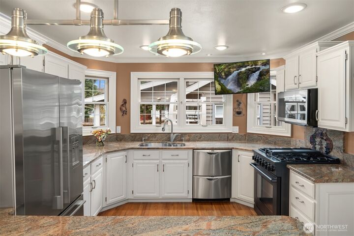 Property Photo: 17409 113th Avenue NE WA 98011