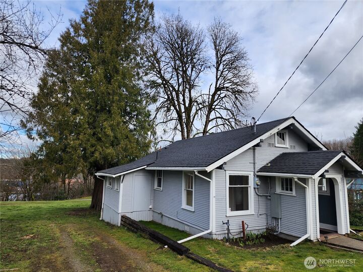 Property Photo:  618  Fairmount Avenue  WA 98584 
