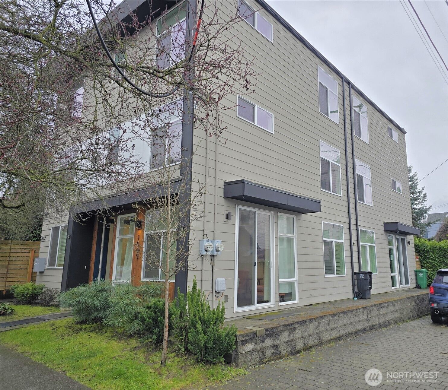 Property Photo:  1015 NE 55th Street  WA 98105 
