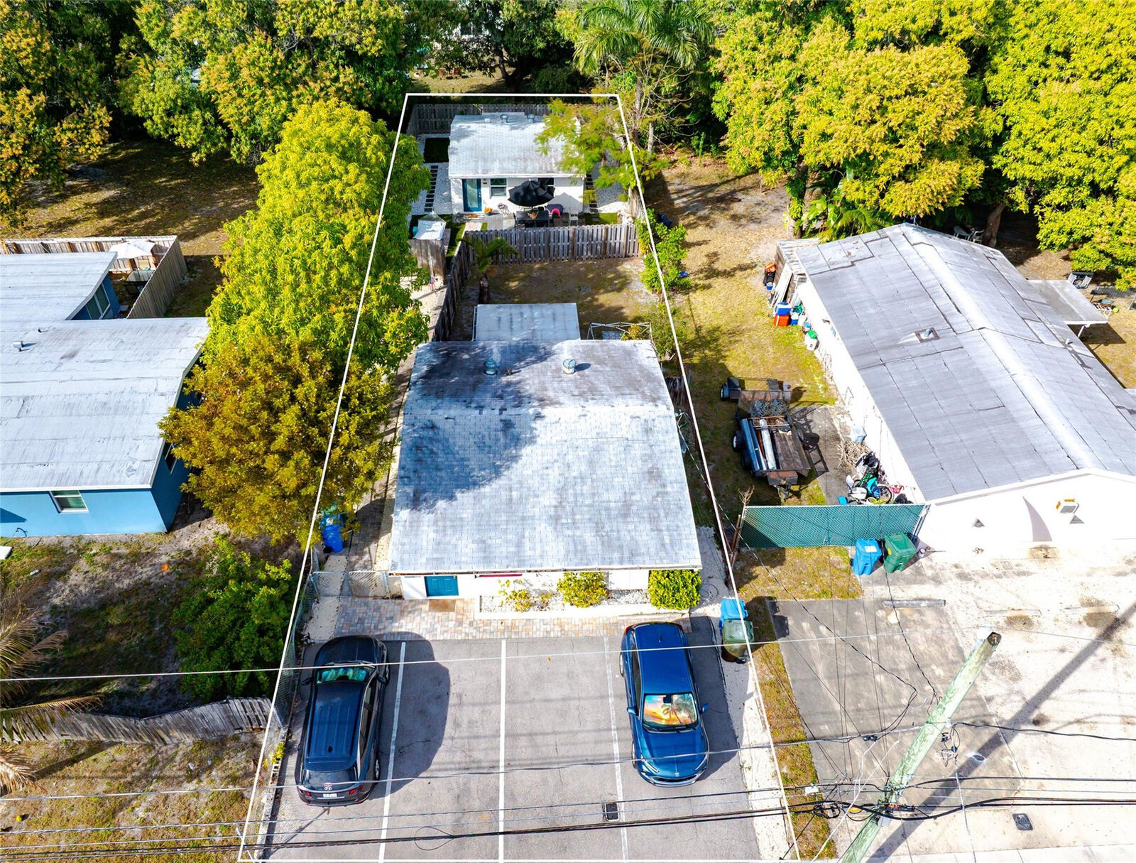 Property Photo:  659 NE 32nd Street  FL 33334 