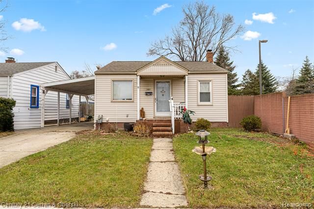 Property Photo:  1827 Cleophus Pkwy  MI 48146 