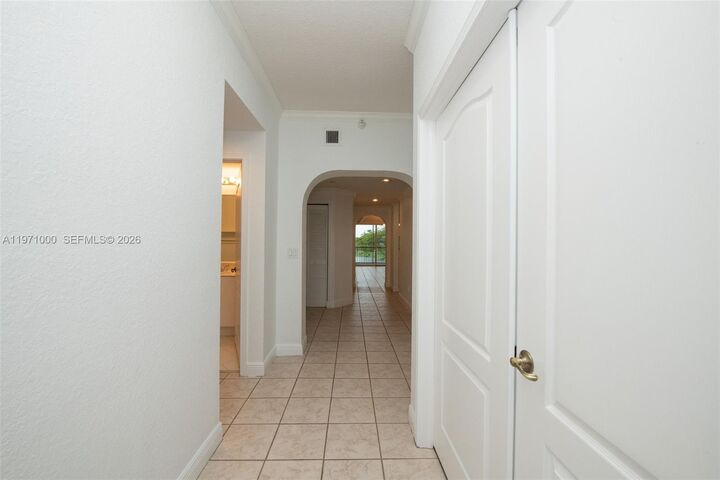 Property Photo: 10770 NW 66th St 309 FL 33178
