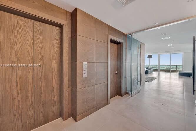 Property Photo:  900 Biscayne Blvd 6205  FL 33132 