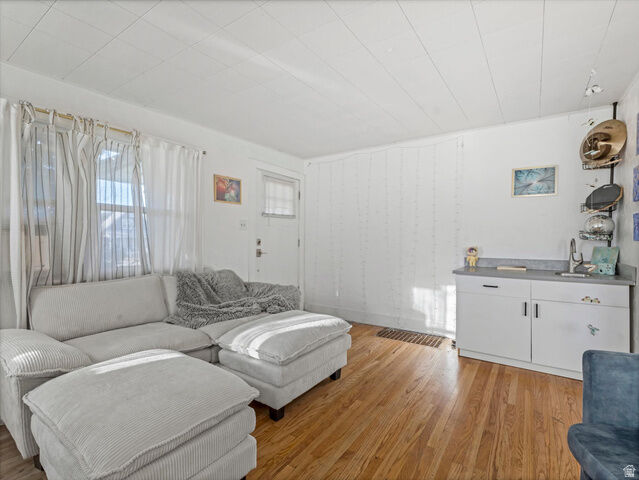 Property Photo: 743 E 900 S UT 84105