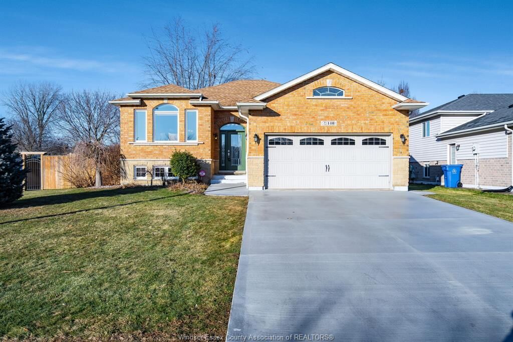 Property Photo:  140 Station Court  ON N9Y 3Z6 