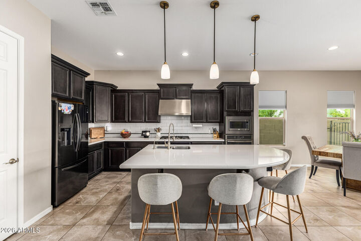 Property Photo: 3840 E Wisteria Drive AZ 85286