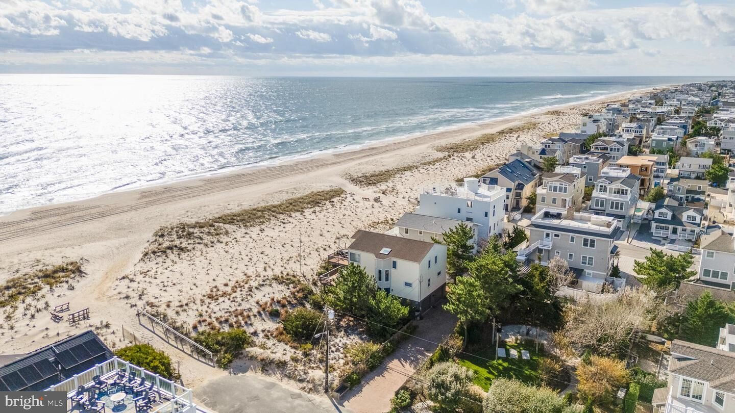 Property Photo:  206 E 20th  NJ 08008 