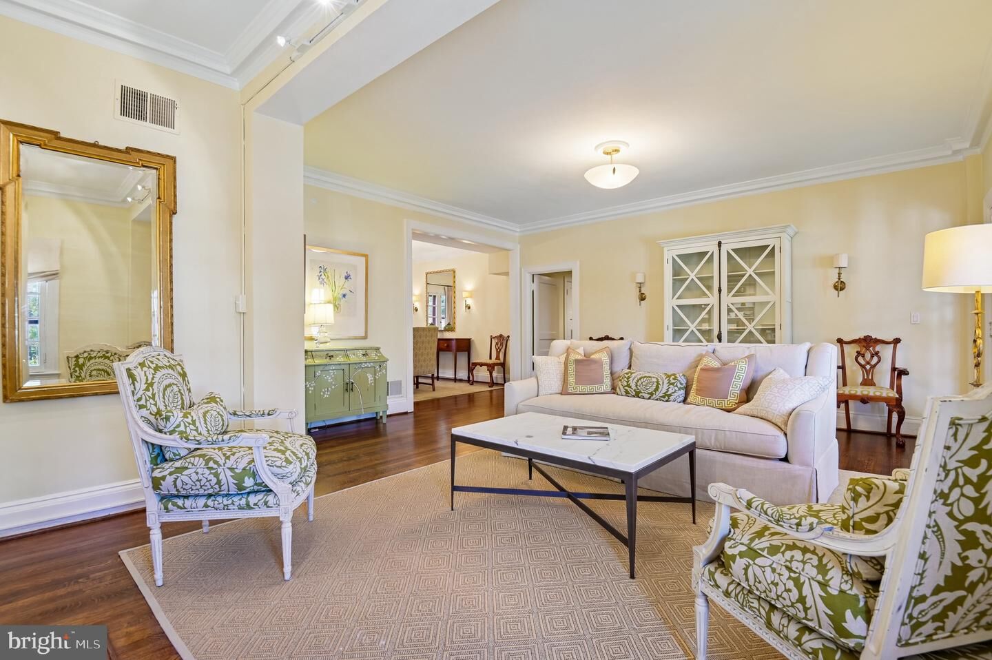 Property Photo:  230 Stony Run Lane 2A  MD 21210 