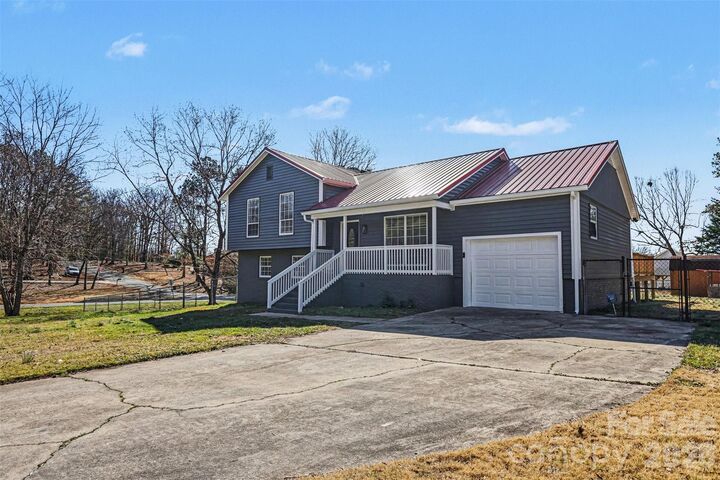 Property Photo:  1901 Waverly Drive  NC 28112 