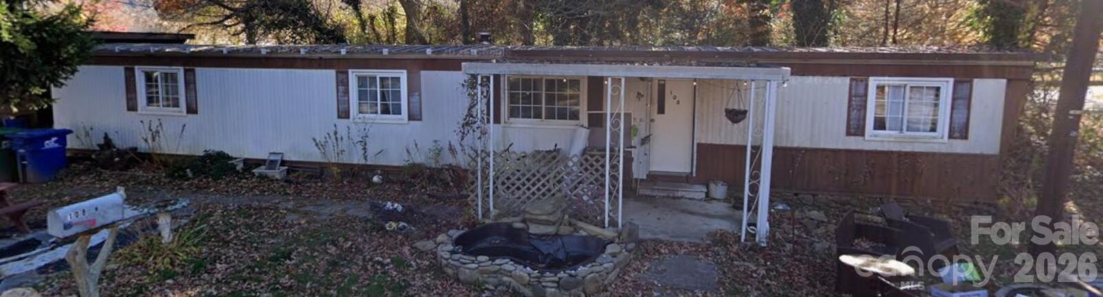 Property Photo:  108 E Charleston Avenue  NC 28778 