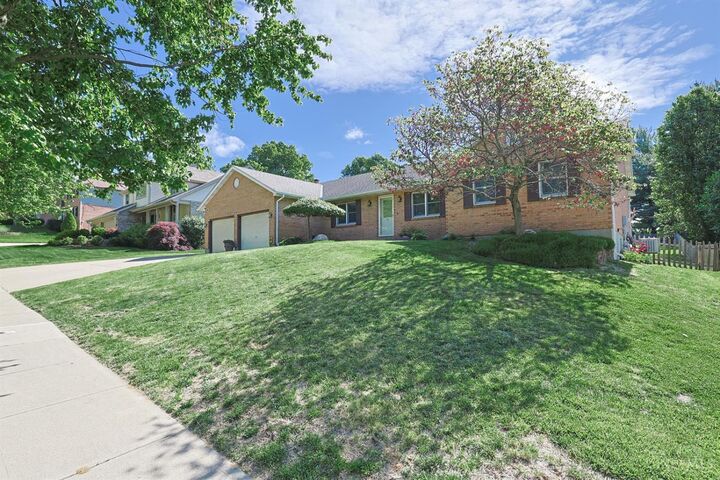 Property Photo:  30 Stablegate Court  OH 45014 