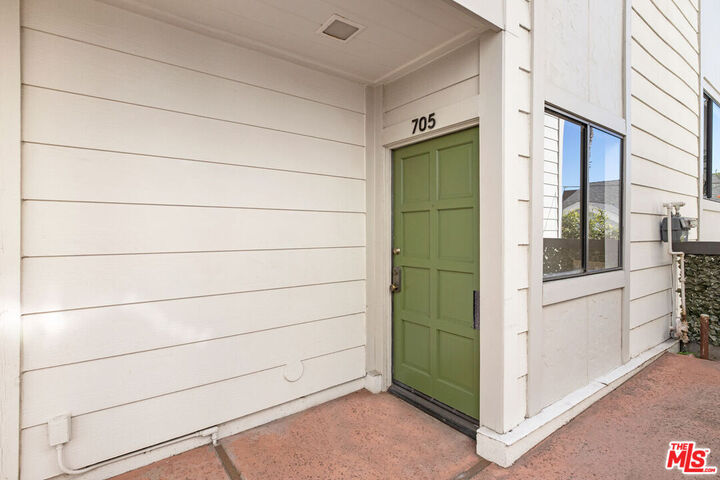 Property Photo:  705 Micheltorena St  CA 90026 