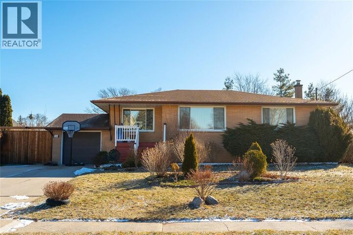 Photo de la propriété:  1146 O'Rae Avenue  ON N7S 3G9 