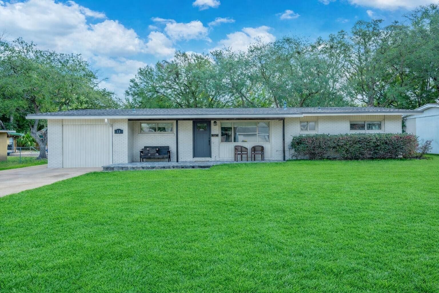 Property Photo:  13 SE Alexandra Place  FL 32548 