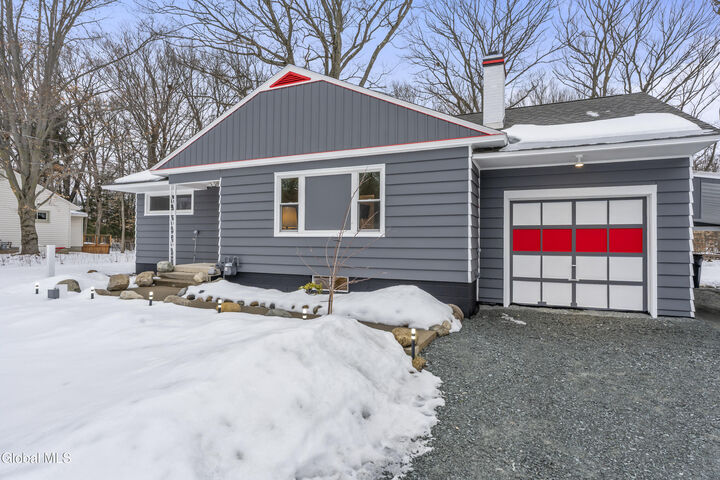 Property Photo:  15 Maywood Drive  NY 12302 