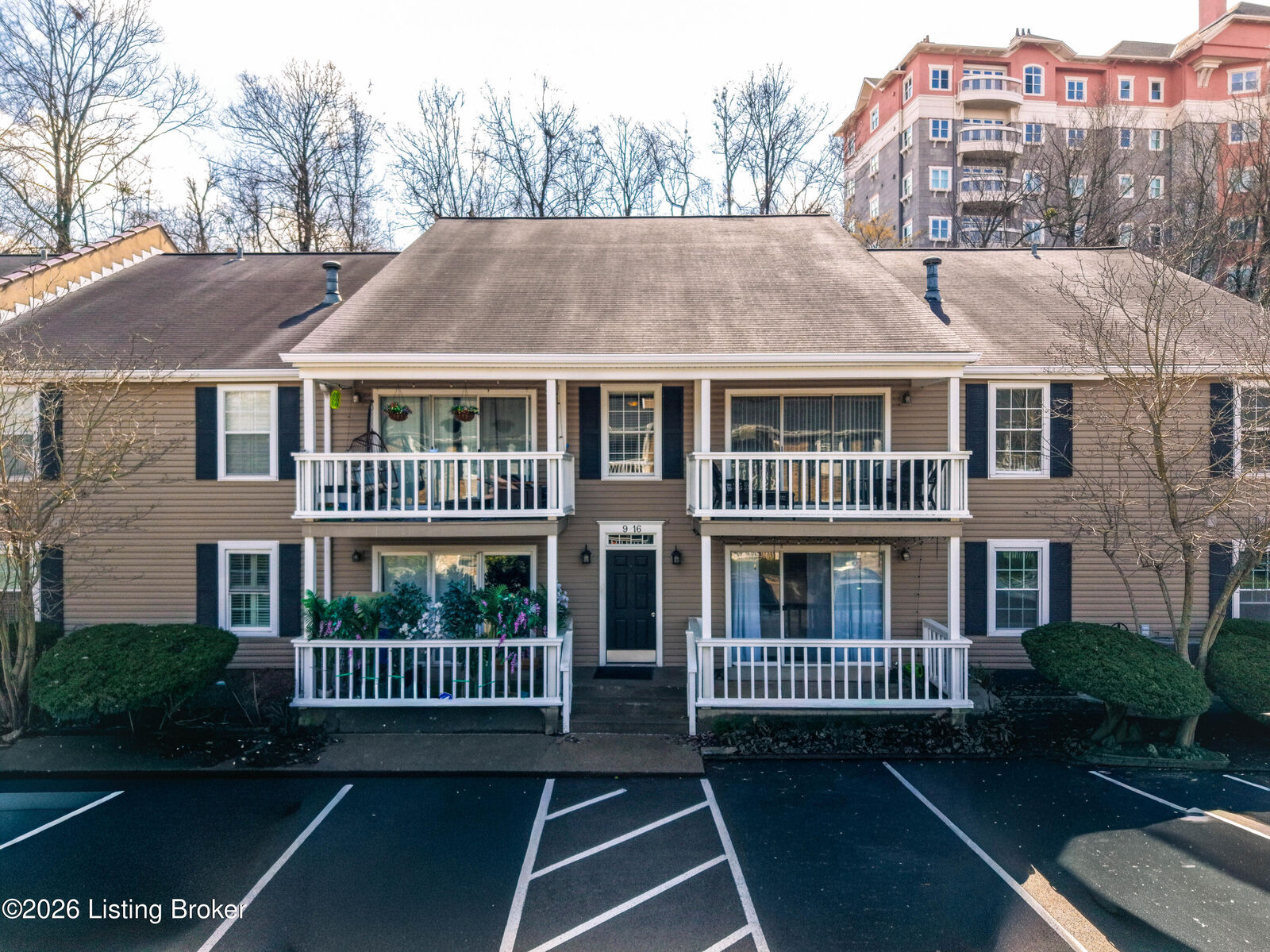 Property Photo:  410 Mockingbird Valley Rd Apt 11  KY 40207 
