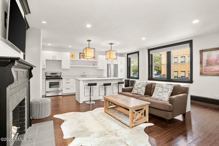 Property Photo:  169 Mason Street 1D  CT 06830 