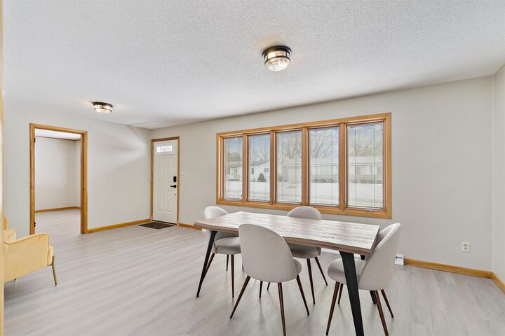 Property Photo:  922 1st Ave SE  IA 50662 