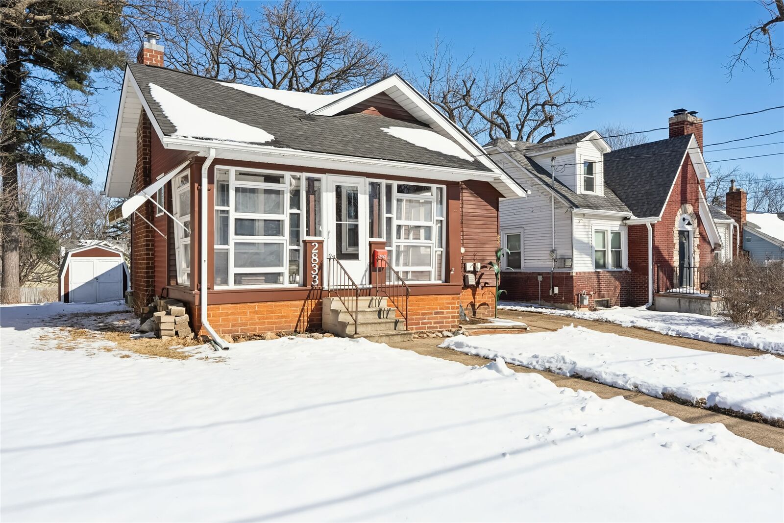 Property Photo: 2833 School Street IA 50311