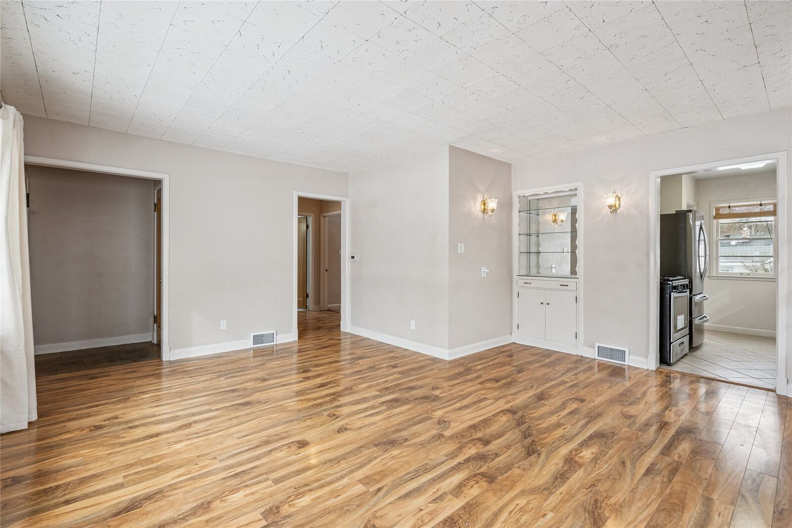 Property Photo:  2415 48th Street  IA 50310 