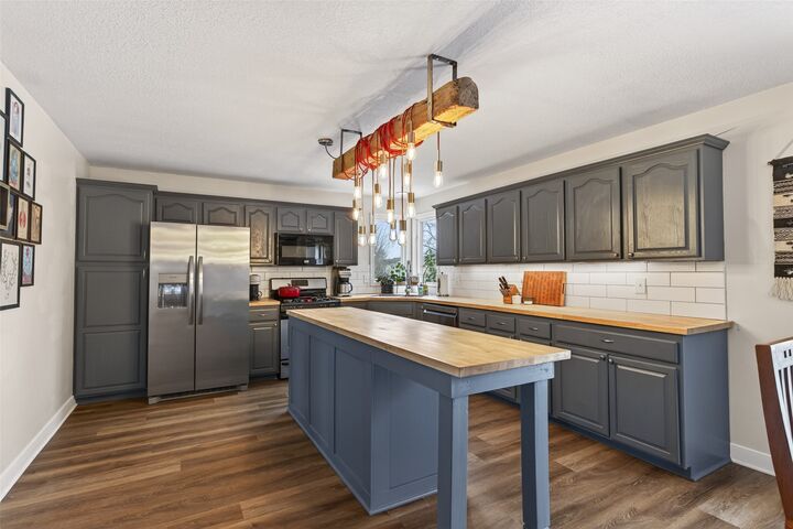 Property Photo:  1431 Alderwood Drive  IA 50009 