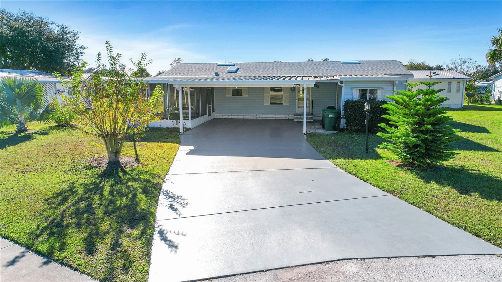 Property Photo:  5229 Hartford Lane  FL 34785 