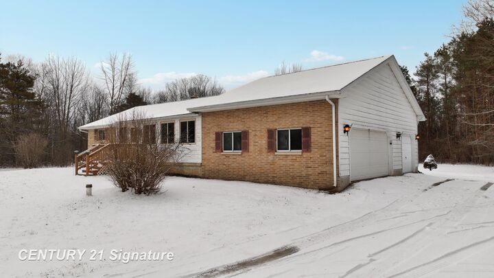 Property Photo: 10190 Lavern Court MI 48420