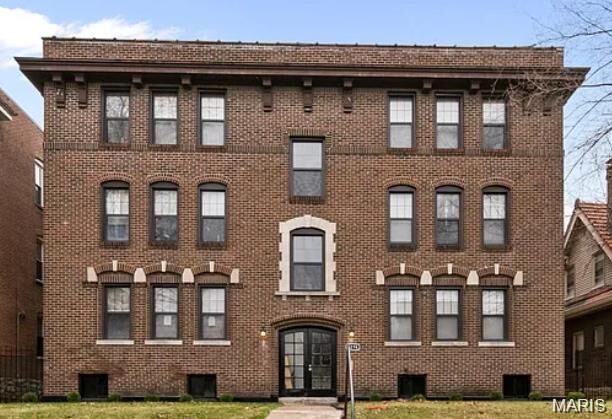 Property Photo: 6274 Cates Avenue 2E MO 63130