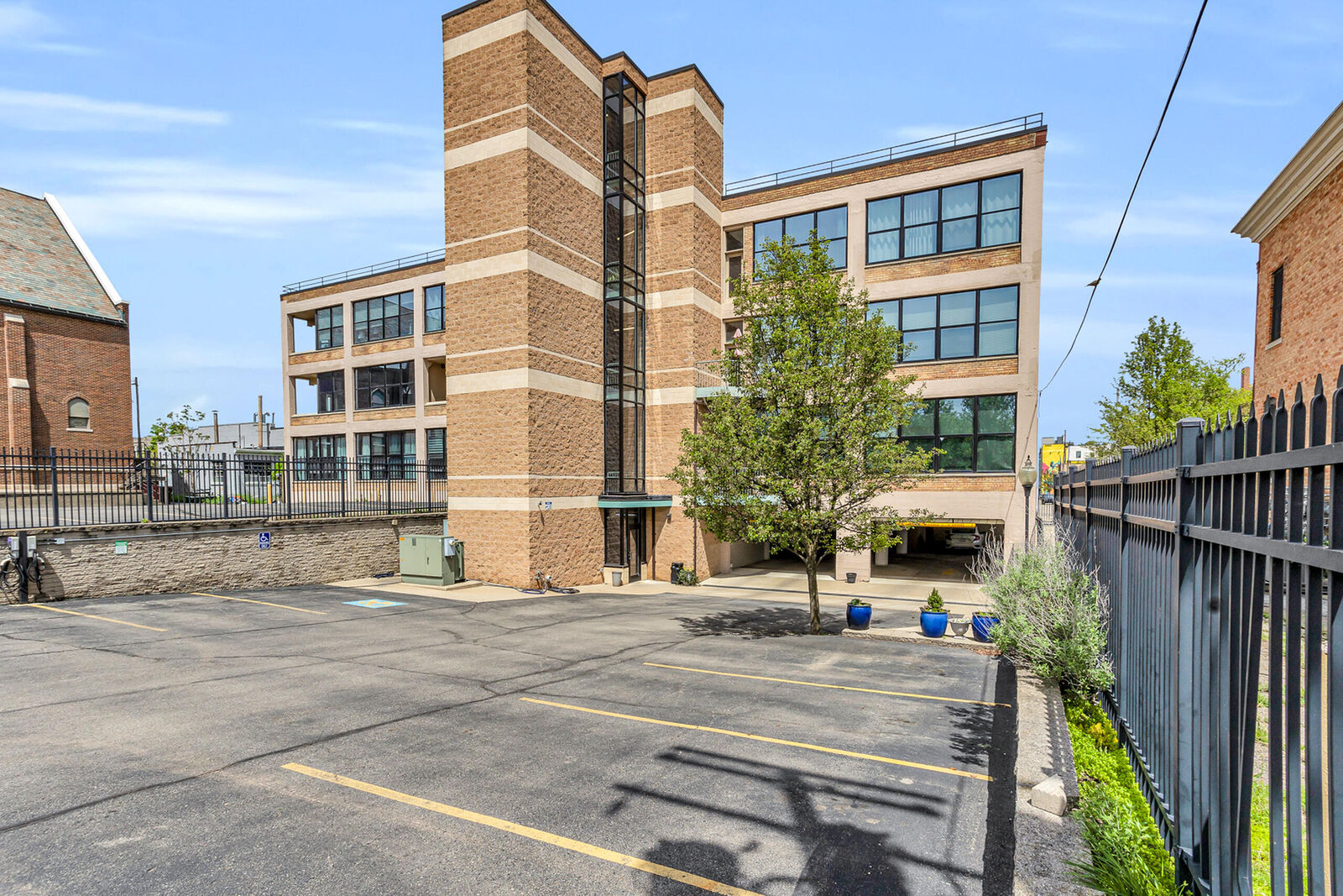 Property Photo: 109 W Washington Avenue MI 49201