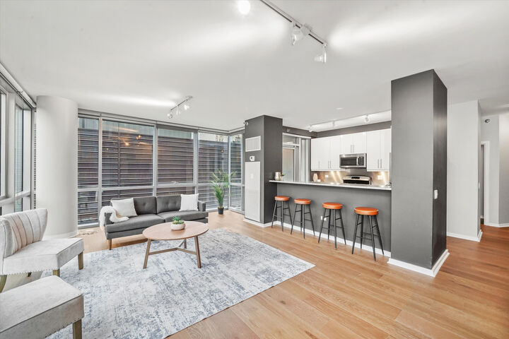 Property Photo:  125 S Green Street 806A  IL 60607 