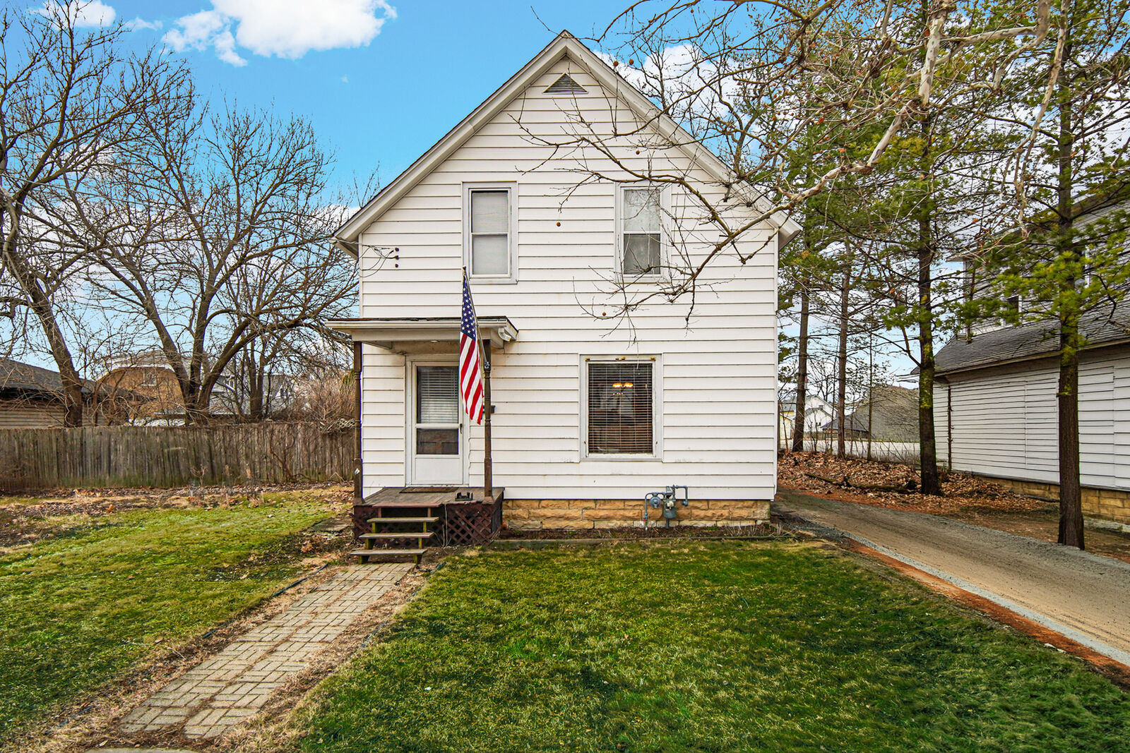 Property Photo: 1112 S Jefferson Street IL 60441