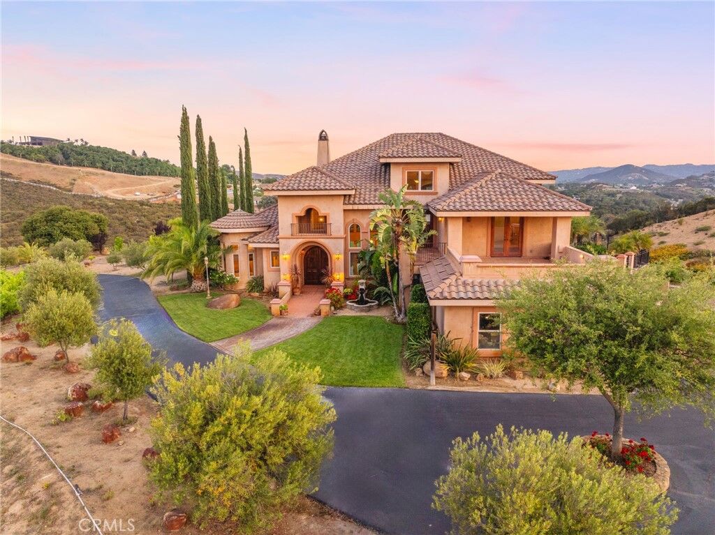 Property Photo:  37654 Calle De Lobo  CA 92562 