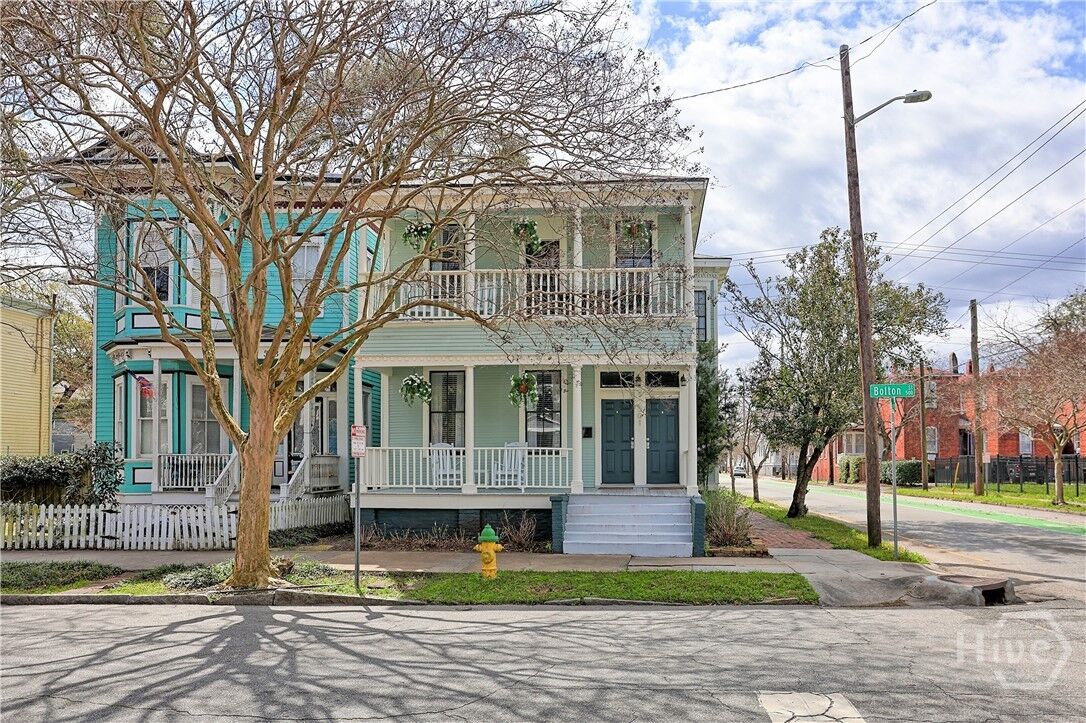 Property Photo:  501 E Bolton Street  GA 31401 
