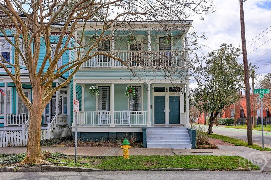 Property Photo: 501 E Bolton Street GA 31401