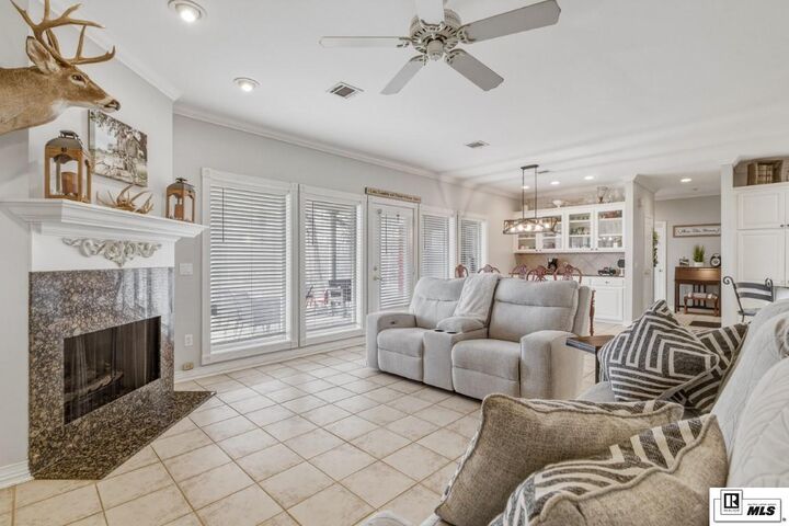 Property Photo: 1556 Highway 561 LA 71418