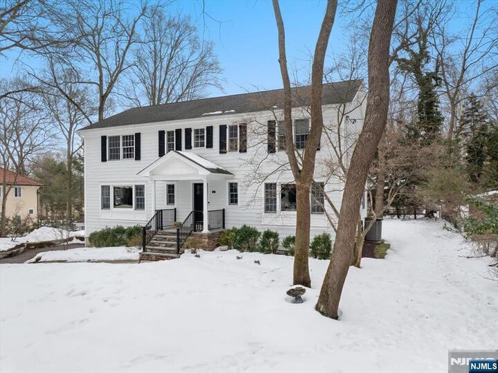 Property Photo:  4 Lindeman Avenue  NJ 07624 