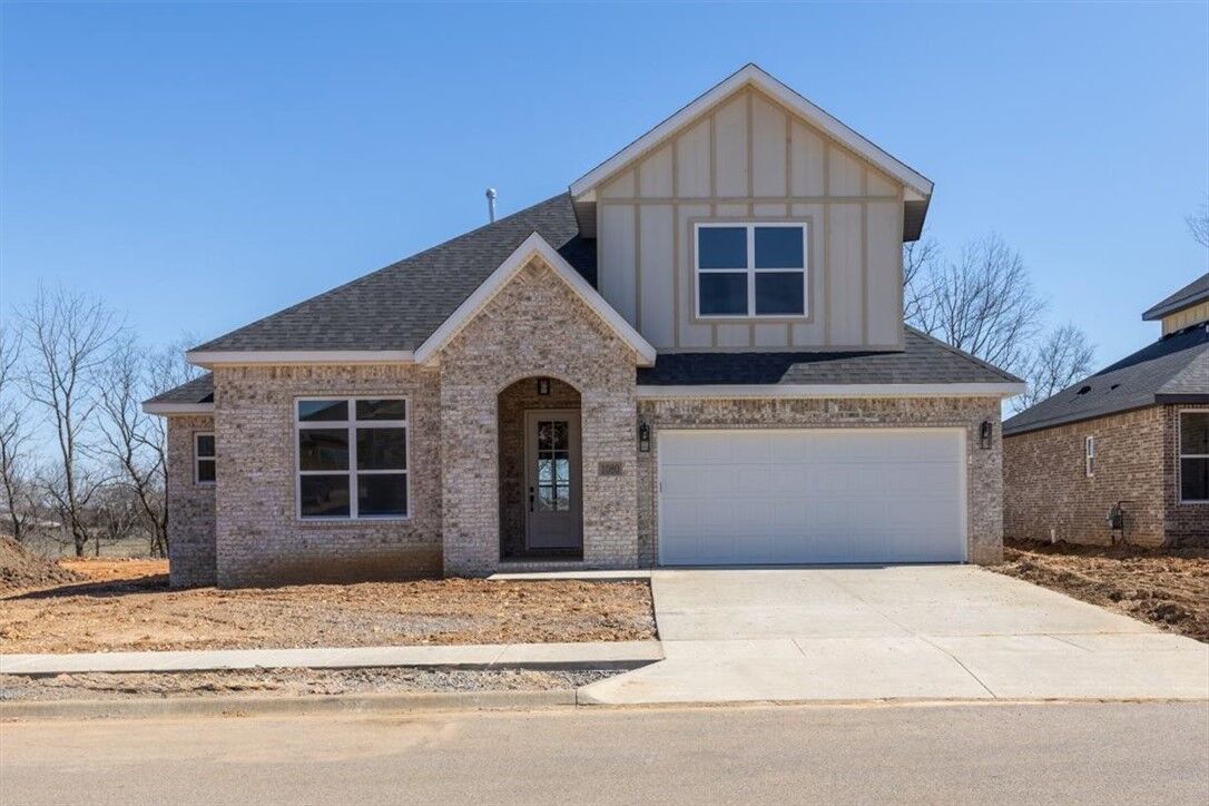 Property Photo:  1230 Mammoth Street  AR 72713 