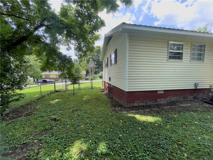 Property Photo: 315 Glines Court AR 72601