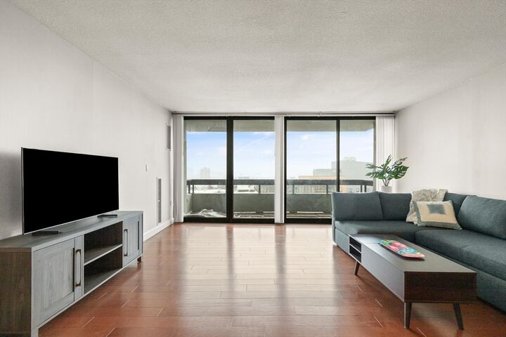 Property Photo: 566 Commonwealth Avenue 1003 MA 02215