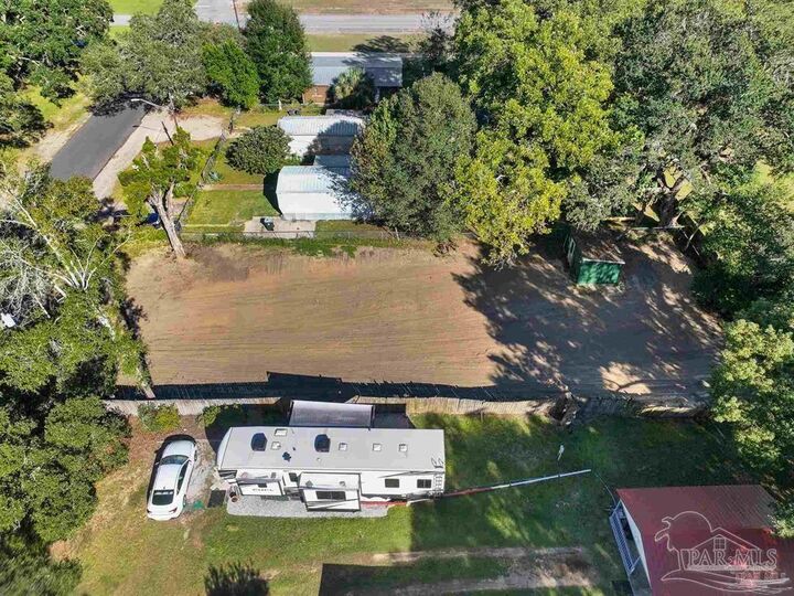 Property Photo:  407 Lenox Pkwy  FL 32505 