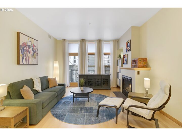 Property Photo:  820 NW 12th Ave 218  OR 97209 