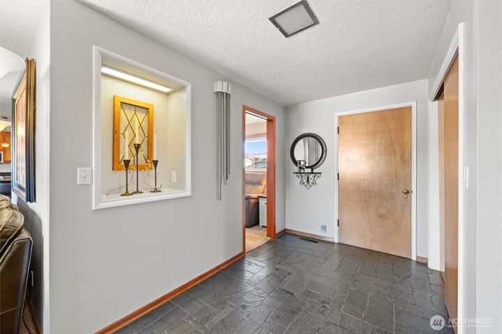Property Photo:  43  Crest Drive  WA 98823 