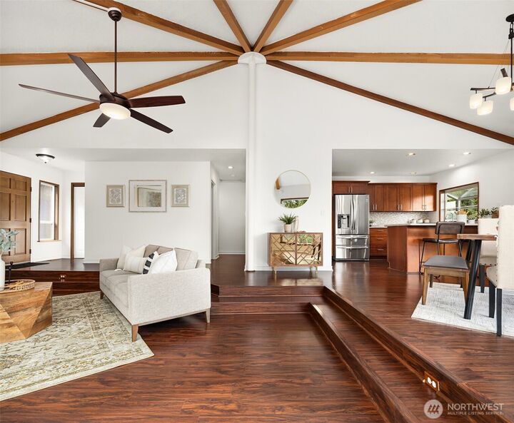 Property Photo: 21723 3rd Avenue SE WA 98021