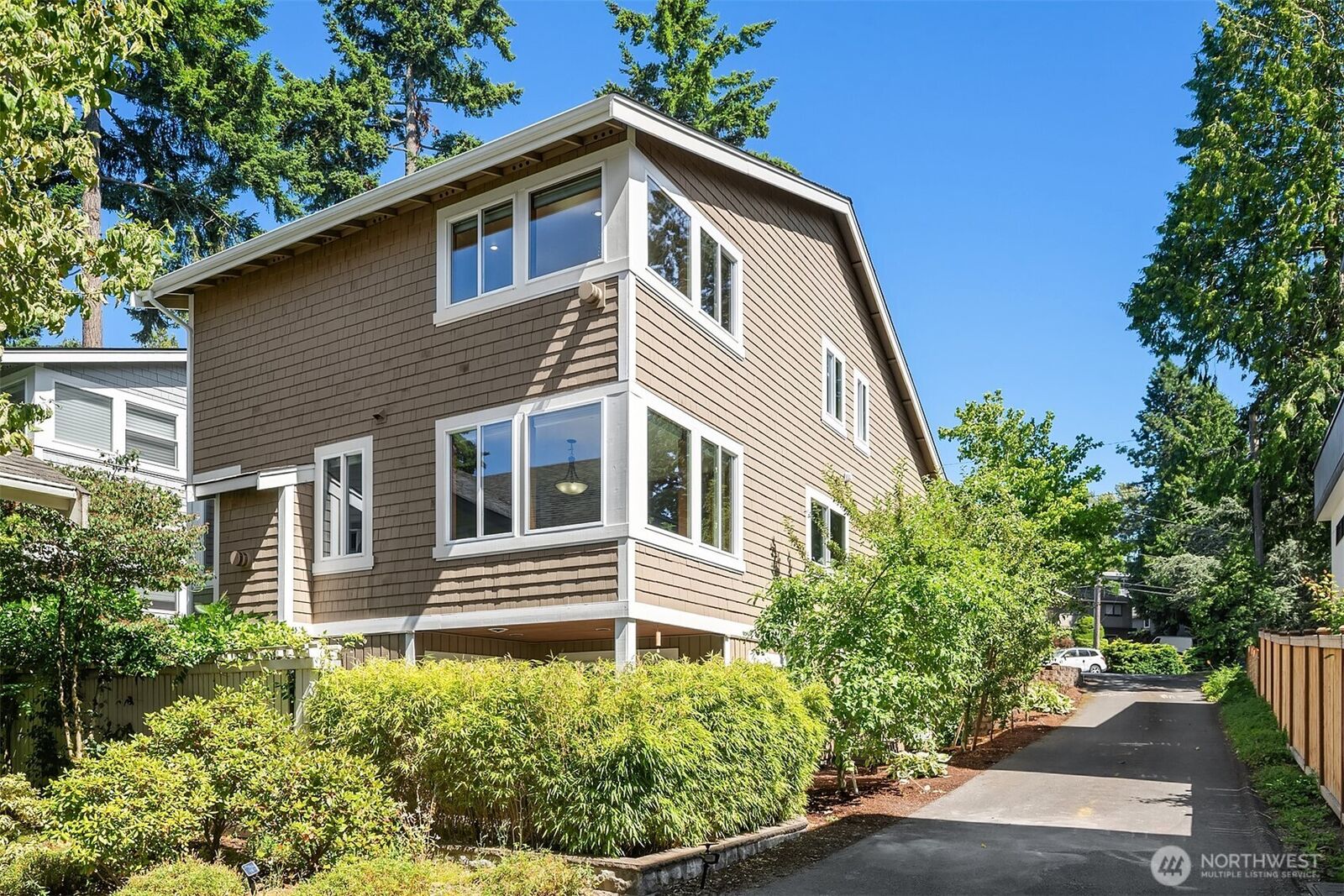 Property Photo:  11226 NE 67th Street  WA 98033 