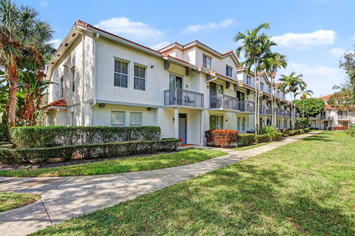 Property Photo:  2028 Alta Meadows Lane 1010  FL 33444 