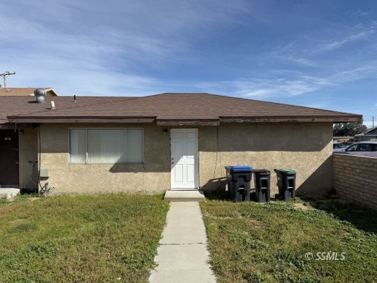 Property Photo:  120 Parkview Ave  CA 93555 