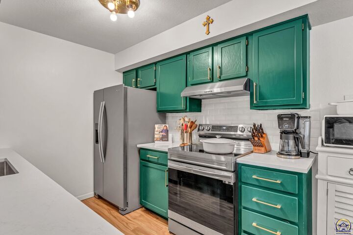 Property Photo: 5633 SW Foxcroft S. Cir Unit #207 KS 66614