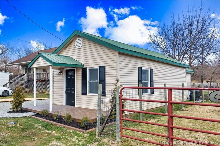 Property Photo:  206 N Front Street  IN 47126 