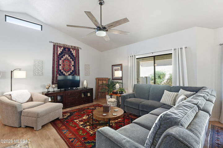 Property Photo:  200 E Suntree Street  AZ 85737 